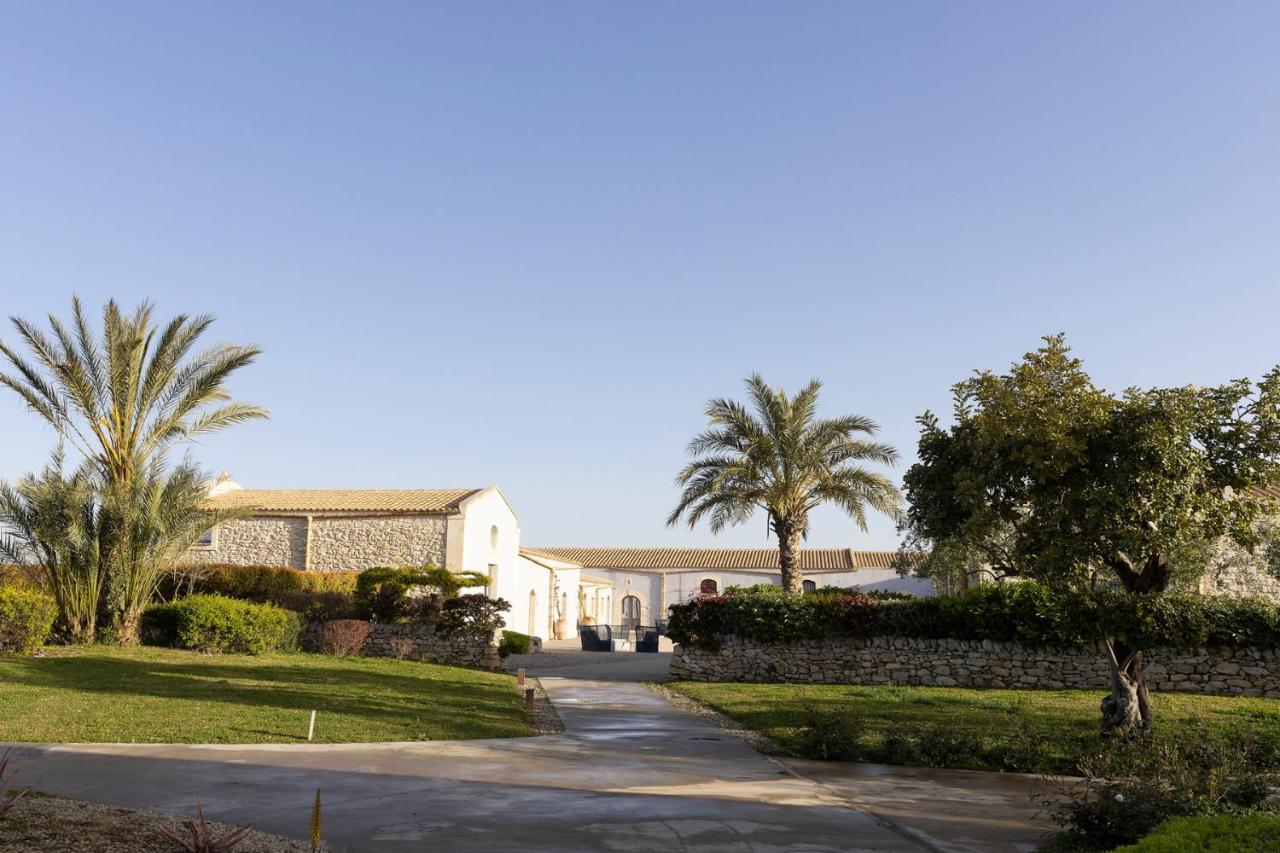 Masseria Del Carrubo Hotel Noto Exterior photo