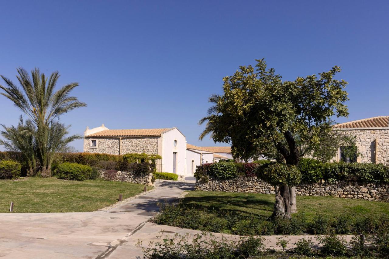 Masseria Del Carrubo Hotel Noto Exterior photo