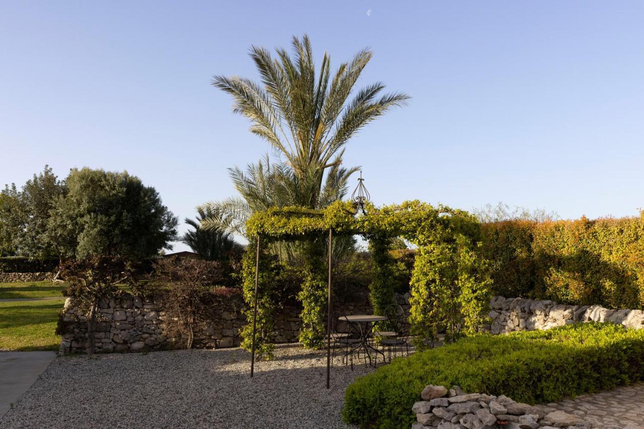 Masseria Del Carrubo Hotel Noto Exterior photo