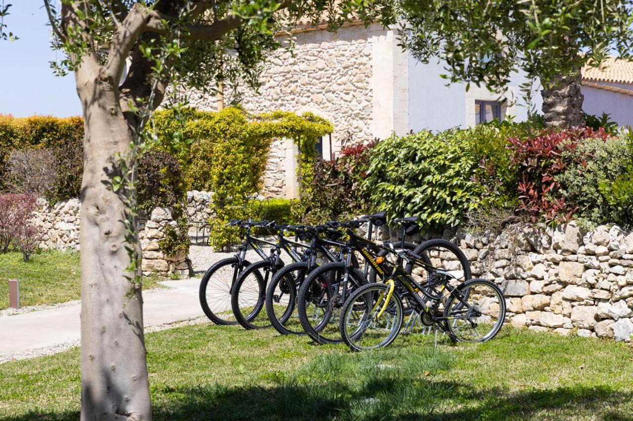 Masseria Del Carrubo Hotel Noto Exterior photo